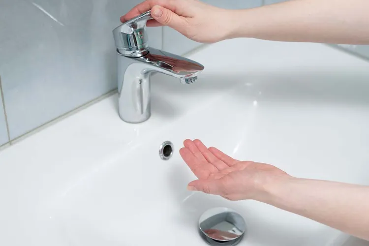 Cluj: Avarie la rețeaua de apă din Florești! O stradă întreagă rămâne astăzi fără apă potabilă / Ce s-a întâmplat 