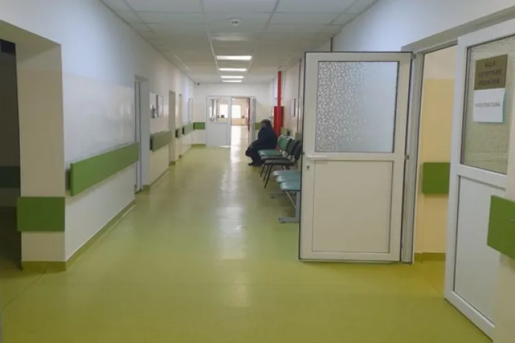 Tragedie în Ardeal! Un bărbat de 48 de ani a murit pe holul unui cabinet medical. I s-a făcut rău în timp ce aștepta să fie consultat de medicul de familie