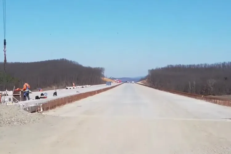 Progres MASIV la Autostrada Transilvaniei: Sunt sute de lucrători pe șantier. Clujenii, conectați prin drum expres VIDEO