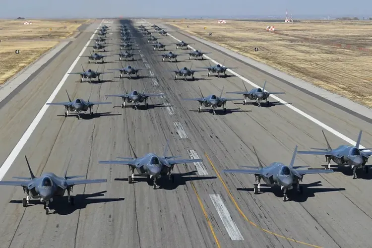 O bază militară din Cluj va fi modernizată. Investiția este de jumătate de miliard de lei