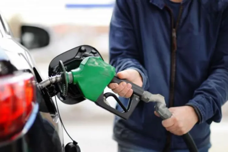 Carburanții s-au scumpit! Cât costă un litru de motorină, benzină sau GPL, astăzi, 31 martie 2025