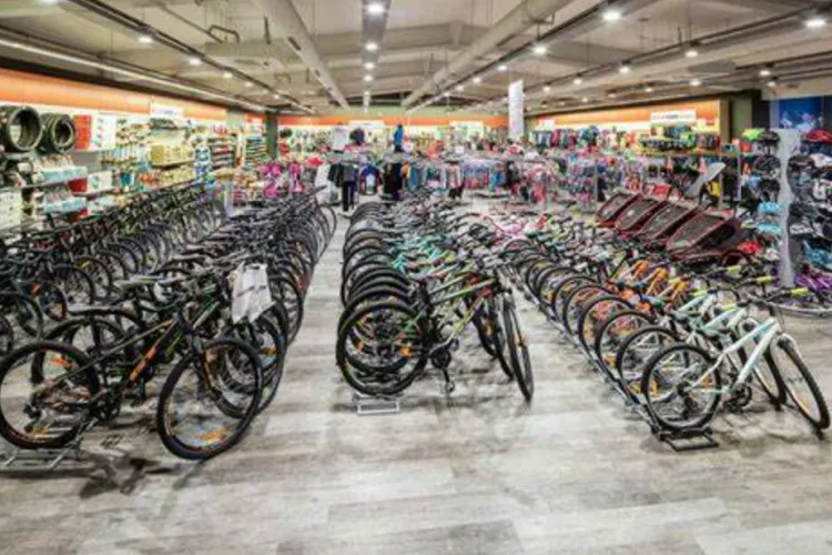 Ce companie vrea să ia fața Decathlon la Cluj și în toată țara: Deschide magazine de sport pentru clienții cu venituri mici, de 10 mii metri pătrați