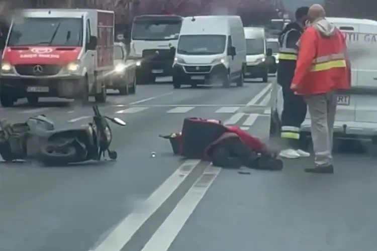 Un livrator a fost implicat într-un accident grav în Cluj-Napoca! A fost transportat de urgență la spital VIDEO/FOTO