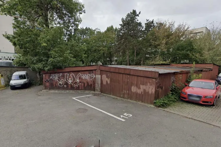 Clujenii din Gheorgheni au venit cu o soluție pentru a rezolva problema locurilor de parcare din cartier! Primăria Cluj le-a stricat rapid planurile FOTO 