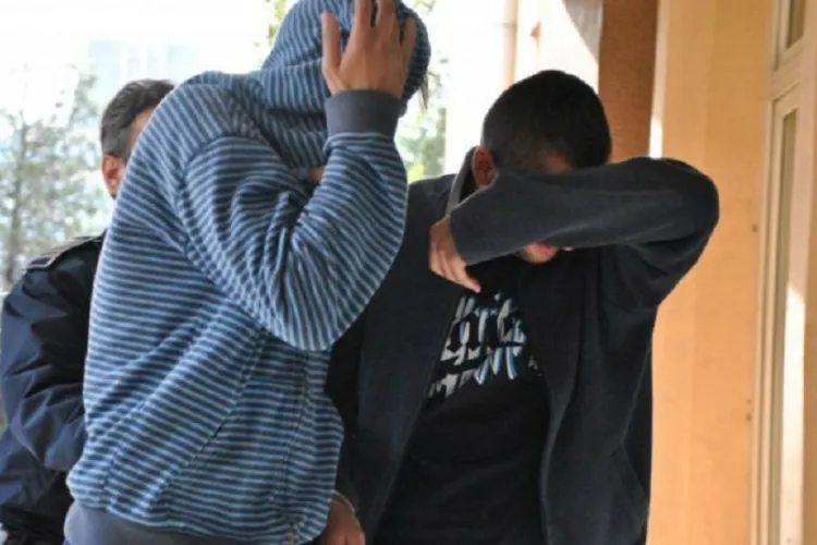 Cluj: Doi adolescenți de 14 și 16 ani au intrat peste un bunic în casă și l-au jefuit! L-au amenințat cu arma și au plecat cu 15.000 de lei