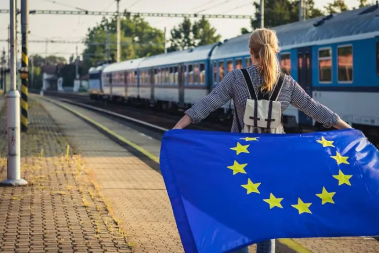 Oportunitate incredibilă pentru tineri! Pot călători gratuit cu trenul prin toată Europa / Ce condiții trebuie să îndeplinească