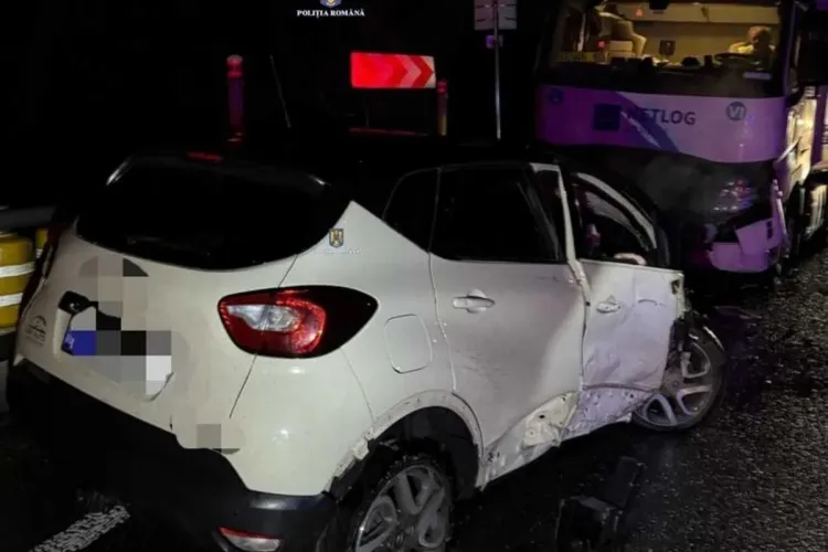 Urmărire ca-n filme, dar cu final tragic! Două femei au dat o spargere, apoi s-au izbit cu mașina într-un TIR