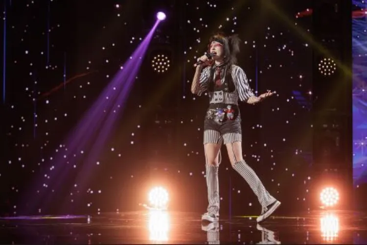 Carla, 16 ani, din Cluj a atras aplauzele la „Românii au Talent” cu interpretarea și mesajul ei: „Să nu-ți fie frică să fii tu însuți!” VIDEO