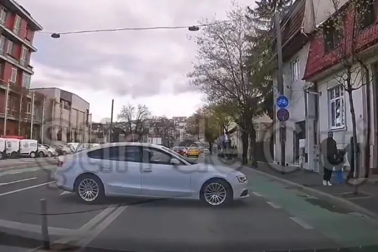 Un șofer de Audi crede că linia dublă continuă e o sugestie, nu o regulă – manevră periculoasă în Cluj-Napoca VIDEO