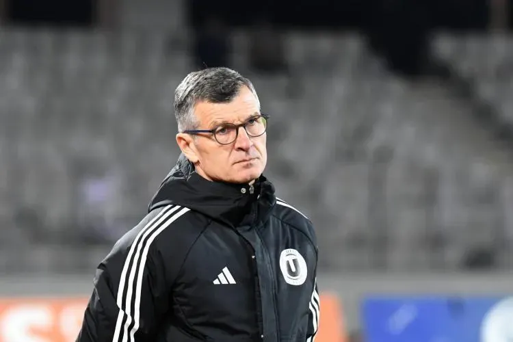 Neluțu Sabău, profund dezamăgit după meciul U Cluj - Dinamo: ,, Îmi este rușine ca antrenor! Nu poți să renunți și să te lași dominat la tine acasă”