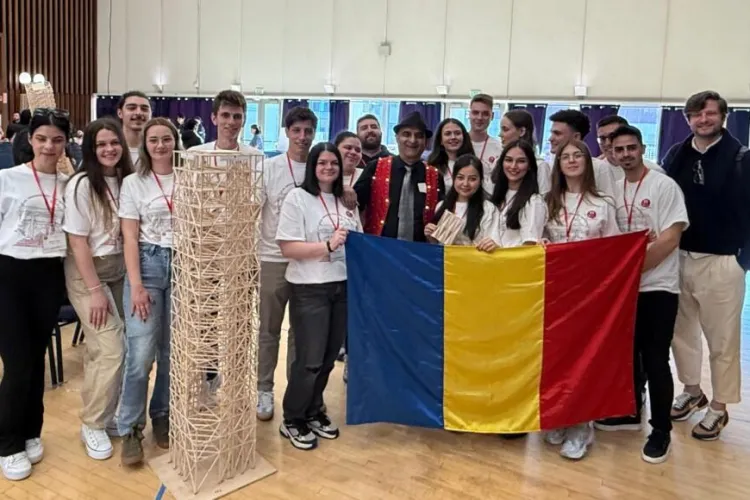 Clujul „zguduie” America: O echipă de studenți a UTCN a obținut rezultate remarcabile la Shake Day. Macheta a rezistat tuturor probelor - FOTO VIDEO