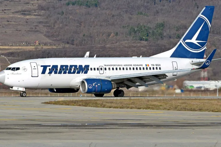 Pasagerii unui zbor Tarom au tras o sperietură zdravănă: Pilotul a întrerupt decolarea în timp ce rula deja pe pistă. Care a fost motivul deciziei radicale