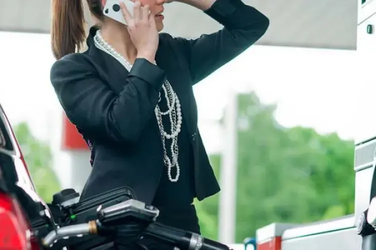 O propunere indecentă l-a lăsat pe un clujean fără telefon mobil! A fost abordat de o tânără focoasă într-o benzinărie din Cluj și s-a lăsat dus de val