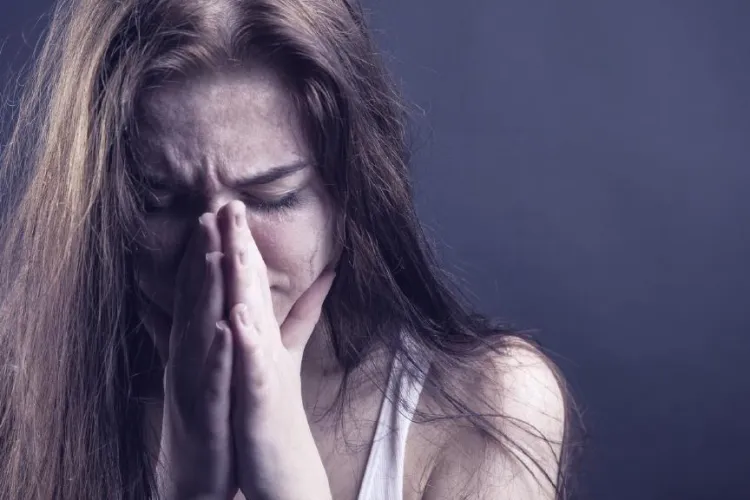 Scene de groază într-un apartament din Cluj! O tânără a fost ABUZATĂ de un individ în timp ce dormea! Agresorul riscă să ajungă după gratii