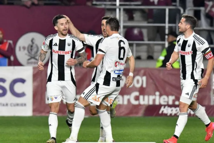 U Cluj câștigă în deplasare și rămâne în lupta pentru cupele europene. Supergol al lui Macalou, care a făcut „varză” apărarea Rapidului VIDEO