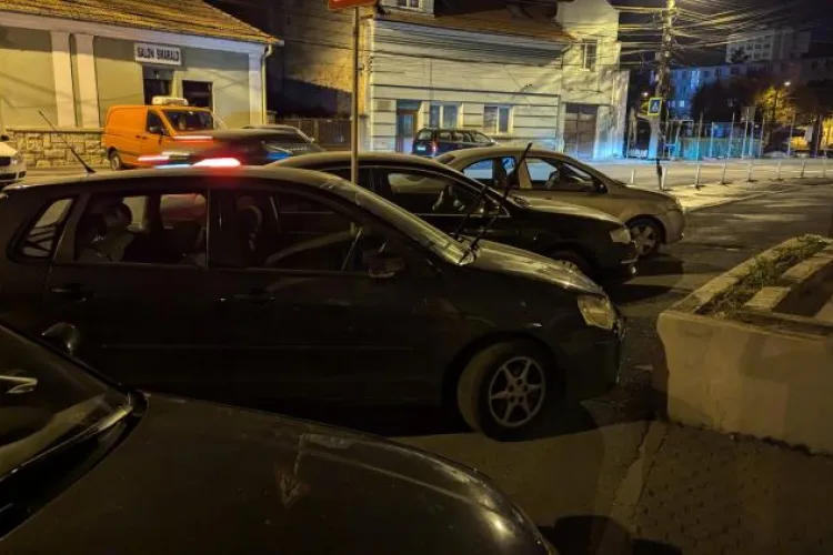 Pietonii nu mai au pe unde circula în Cluj-Napoca! Pericol zilnic pe o stradă „blestemată”: „Este periculoasă” 