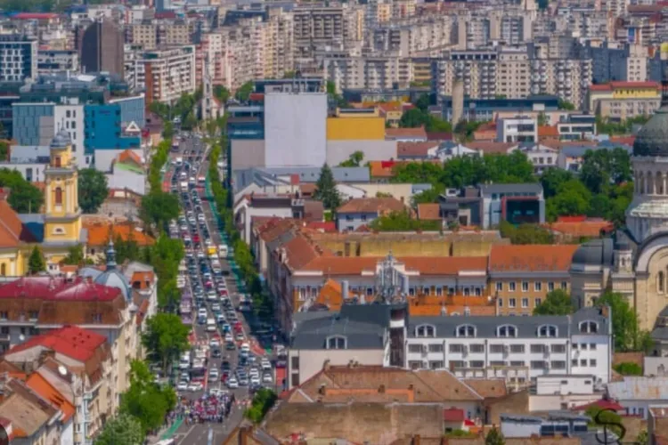 Prețurile uriașe la locuințe alungă clujenii din oraș: Clujul a pierdut mai mulți locuitori decât are Dejul. Cum a dus asta la traficul infernal de azi