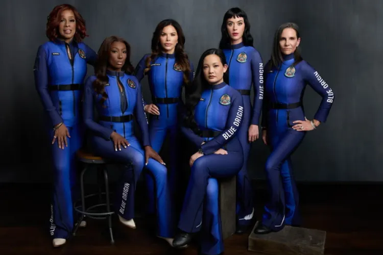 Katy Perry este gata să-l găsească pe E.T: cântăreața va zbura în spațiu, alături de alte 5 femei FOTO