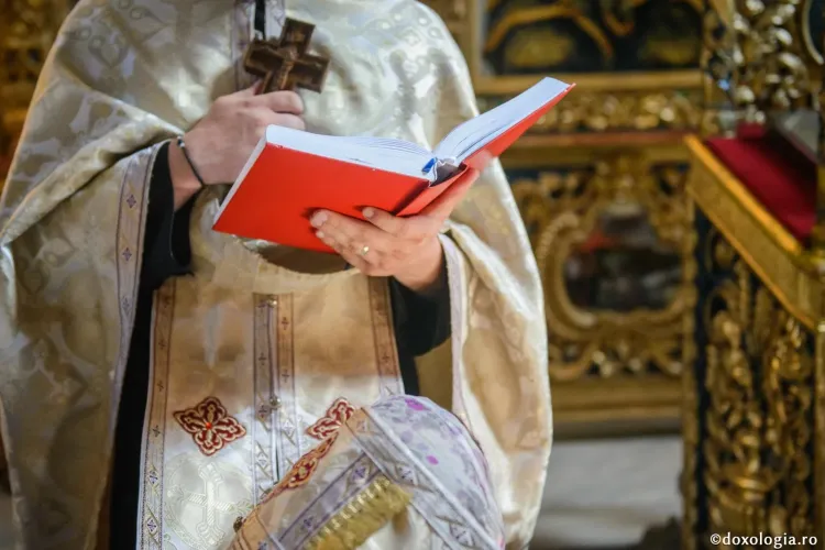 Preot din Cluj, acuzat că a ALUNGAT și UMILIT o fetiță care și-a adus câinele în curtea bisericii: „O durere adâncă, grea și nemeritată”