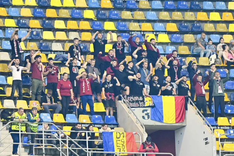 CFR Cluj, mesaj emoționant pentru Peluza Vișinie: „Mulțumim că ați petrecut o duminică sfântă pe drumuri pentru a ne fi alături!