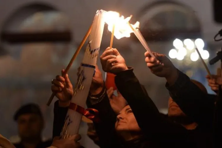 Lumină Sfântă de la Ierusalim va ajunge la Cluj: Pe ce dată se pregătesc parohiile ortodoxe să „ia” Lumina