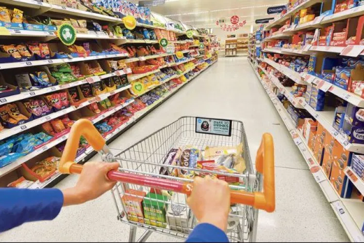 Românii dau tonul la cumpărături: Produsele locale și promoțiile, pe primul loc!