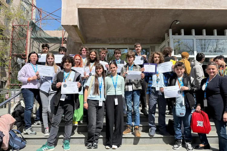 Rezultate spectaculoase obținute de elevii din Cluj la Olimpiada Națională de Fizică! Aur, argint, bronz și multe mențiuni și diplome de onoare