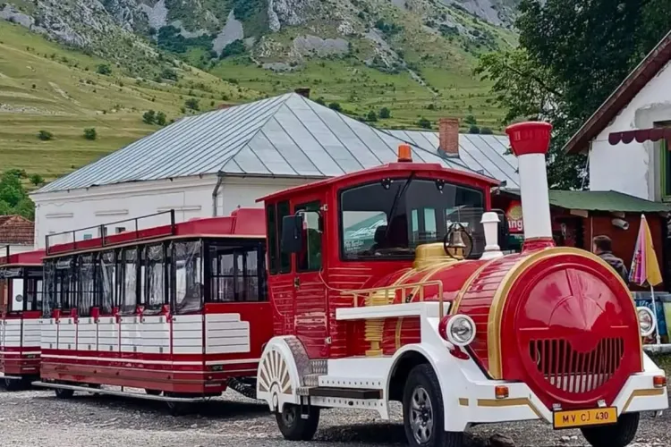 Trenulețul Vesel revine la Cluj! Când te duce, cât costă și de ce e cea mai iubită plimbare până în Cheile Turzii FOTO