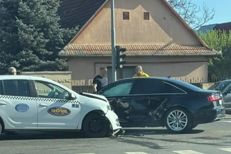 Accident în Florești în această dimineață: Un taxi a fost implicat în coliziune/Circulați cu prudență: Va fi tot mai aglomerat în cursul zilei de astăzi 