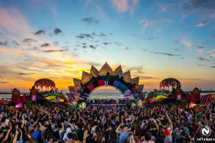 Unul din cele mai iubite festivaluri nu se mai ține anul ăsta. Motivul? Incapacitatea autorităților locale! Organizatorii NEVERSEA promit să revină în 2026