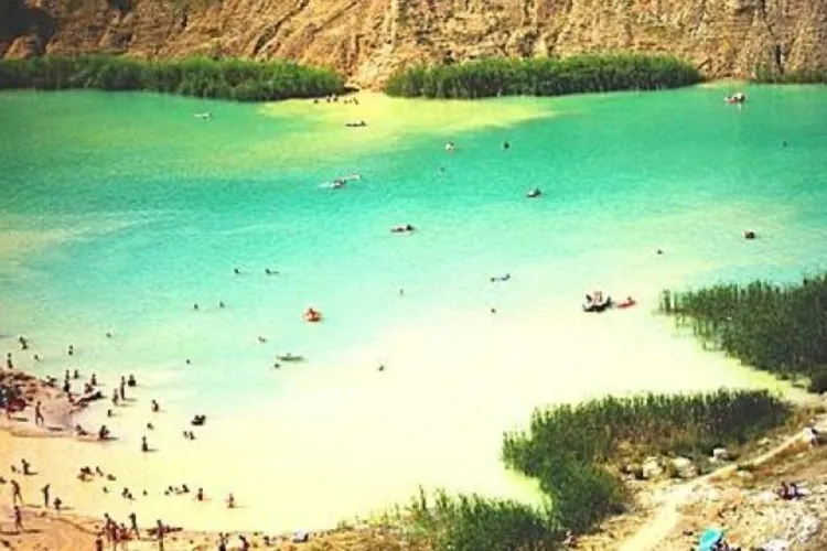 Una din cele mai frumoase zone turistice a Clujului are de acum apă potabilă. Mii de turiști atrași de lacul superb, poate cel mai frumos din România