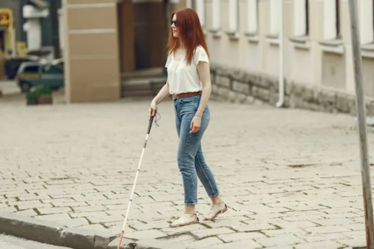 Clujul va fi primul oraș din lume accesibilizat complet pentru persoanele cu deficiențe de vedere. Cine a făcut anunțul și când va fi finalizat proiectul