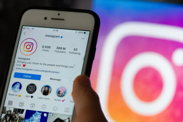 Ai mințit în legătură cu vârsta, Instagram te restricționează. Ce măsuri se vor lua pentru adolescenții care utilizează aplicația