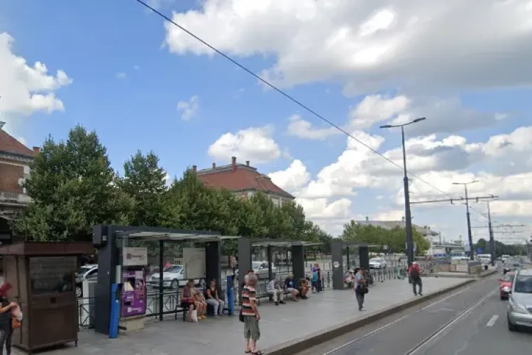 Probleme mari într-o stație de tramvai din Cluj-Napoca! Clujenii se plâng că autoritățile își fac treaba superficial: ,,Acum situația este mult mai gravă