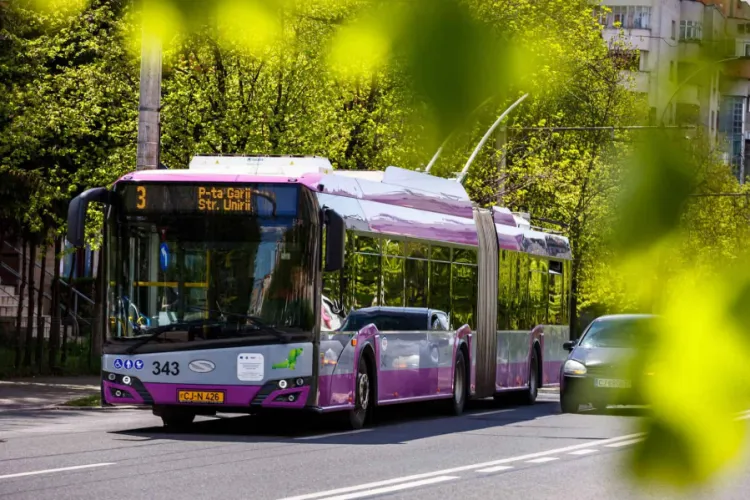 Cum circulă în Cluj mijlocele de transport în comun în noaptea de Înviere și de Paște 2025: Unele linii sunt scoase, altele circulă după un program special