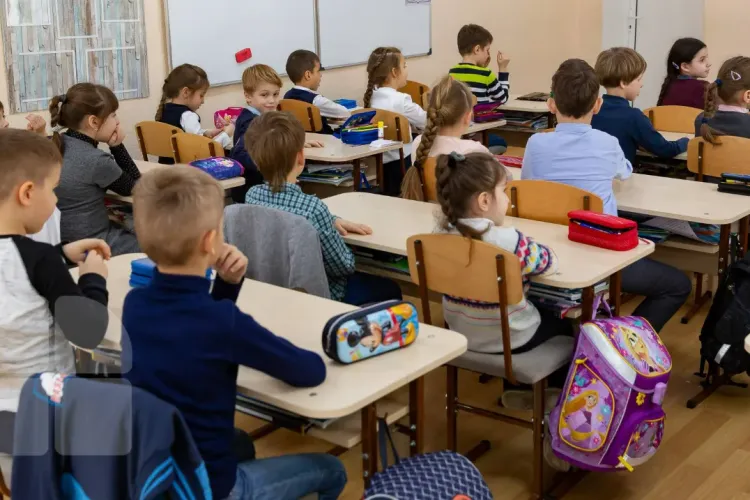 Înapoi la școală... dar doar pentru trei zile. Ziua de 2 mai este liberă, dar cu o condiție. Ce urmează pe 2 mai și ce schimbări aduce finalul lunii mai