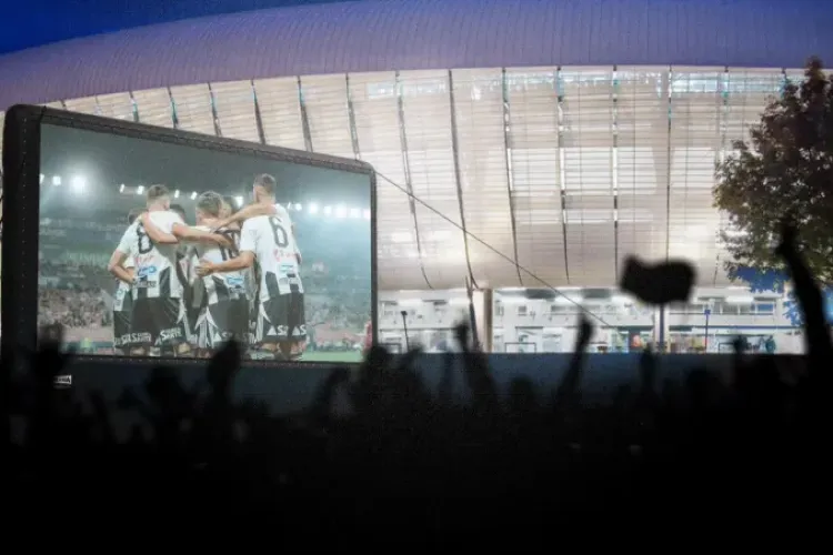 Meciul dintre Universitatea Cluj și CFR Cluj va fi difuzat pe un ecran URIAȘ! Unde va fi amplasat 