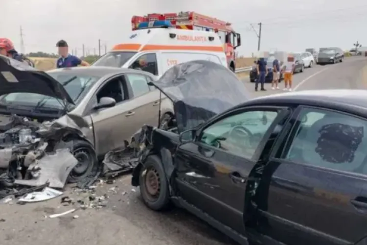 Cluj: Accident cu două mașini! O bunică de 80 de ani a fost rănită în urma impactului. Va fi transportată la spital 