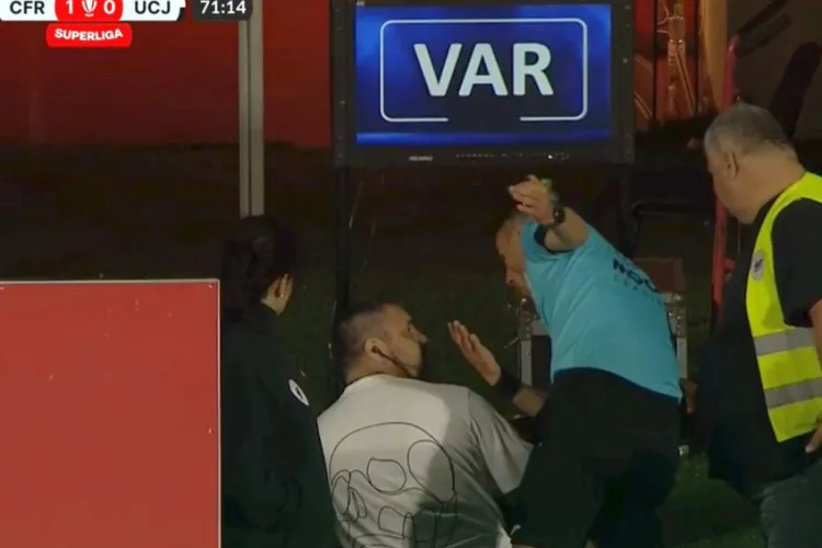 „Dorel” a lovit din nou la Cluj, de data aceasta la derby-ul de pe stadionul din Gruia. Meci întrerupt mai multe minute din cauza unei neglijențe