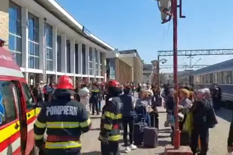 VIDEO Două trenuri s-au ciocnit în gara din Constanța: 24 de pasageri răniți. A fost activat Planul Roșu de Intervenție