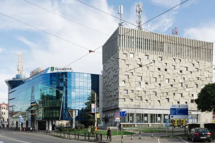 Se vinde „Palatul Telefoanelor”! Una dintre cele mai celebre clădiri din Cluj, lăsată la voia sorții. Primăria nu vrea să o cumpere