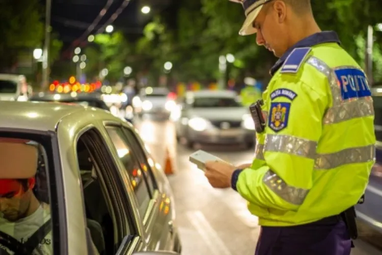 Șmecheria n-a ținut! Tânăr din Cluj, cercetat penal după ce s-a urcat la volan cu permisul suspendat / Unde a fost prins de polițiști