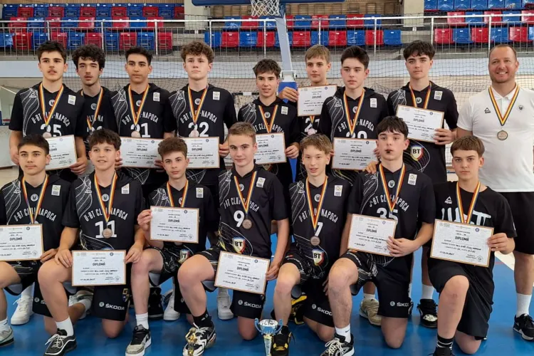 Baschetul clujean are viitor: Cei mai tineri baschetbaliști ai Clujului au obținut medalia de bronz la campionatul național. Felicitări, băieți! FOTO