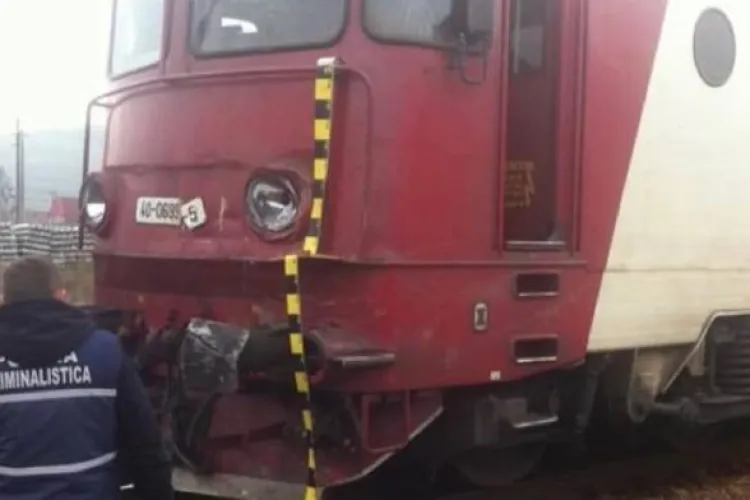 Crimă șocantă! O femeie a fost obligată să rămână pe liniile de cale ferată până când a fost lovită mortal de tren 
