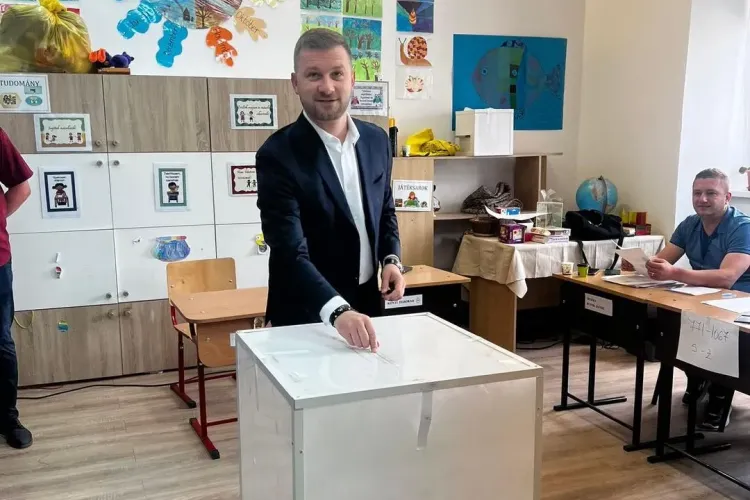 Mesajul transmis de primarul Bogdan Pivariu din secția de votare: „Fiecare vot e un pas înainte către o comunitate mai unită și mai prosperă”