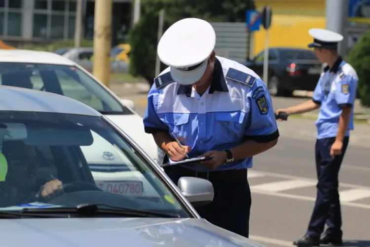 Tupeu maxim la Cluj! Un bărbat fără permis și-a „etalat” mașina pe drumurile publice, dar un vecin l-a dat pe mâna poliției / Bărbatul a scăpat ușor