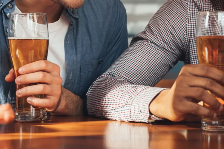 Consumul excesiv de alcool, luat în vizor de autorități: Se dă strartul campaniei „Fii tu însuți! Nu ai nevoie de alcool!”