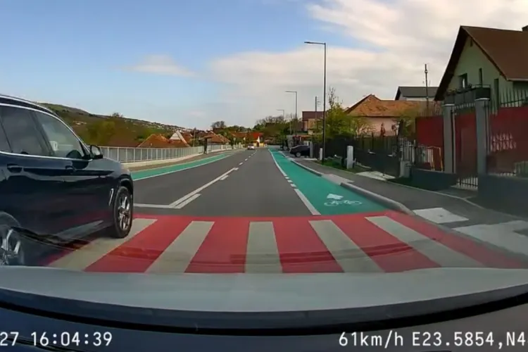 Grabă nejustificată în Cluj. A depășit pe trecerea de pietoni, când drumul era liber: „Dacă îți apărea un pieton, ce făceai?” VIDEO