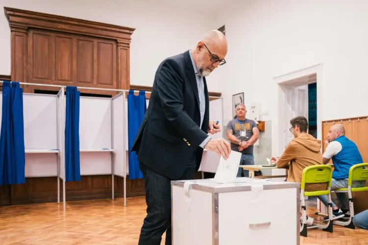 Kelemen Hunor a anunțat susținerea UDMR pentru Nicușor Dan pentru turul al doilea: „Bunul simț ne dictează. Ar fi o ușurare pentru comunitatea maghiară”