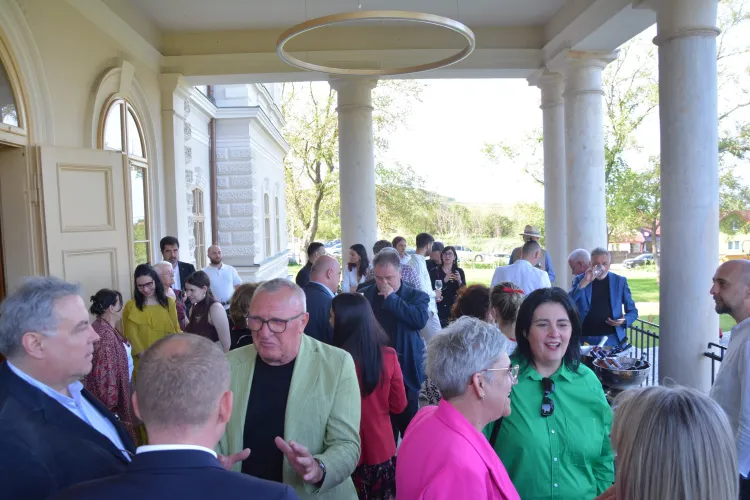 Întâlnire de gradul zero la Castelul Banffy din Cluj! Aproximativ 150 de genii din toată România și-au unit forțele / Ce s-a discutat FOTO